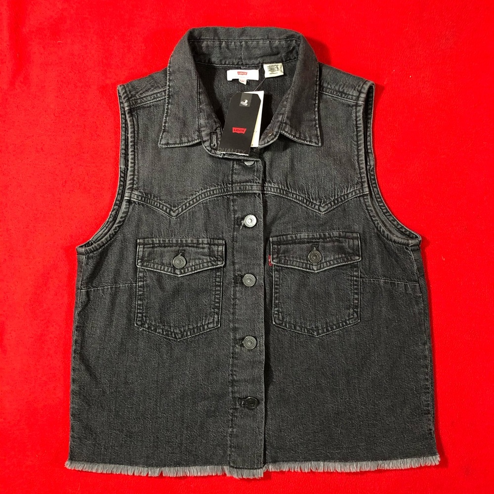 NWT Levi’s Womens Shirt Black Denim Top Faded Frayed Sleeveless Cropped Vest XS